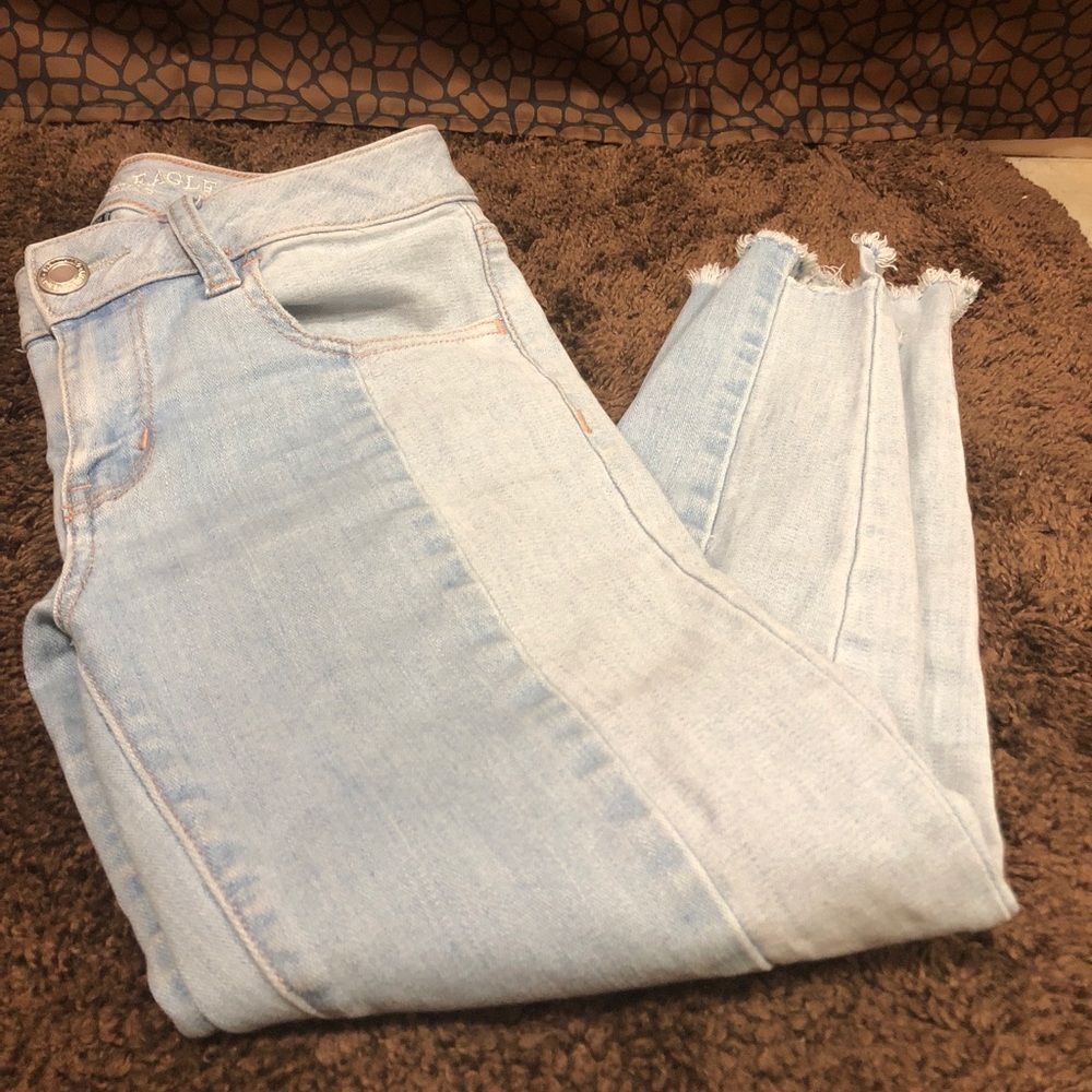SOLD ON Ⓜ️‼️ American Eagle Crop Jeans