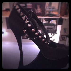 PRICE DROP! Edgy peep toe pumps