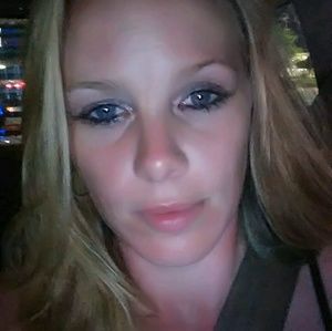 Meet your Posher, Maegan