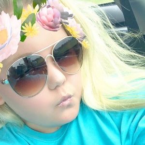 Meet your Posher, Ellie