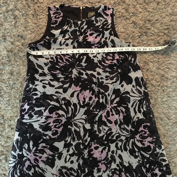 Taylor Printed Dress - Picture 4 of 5