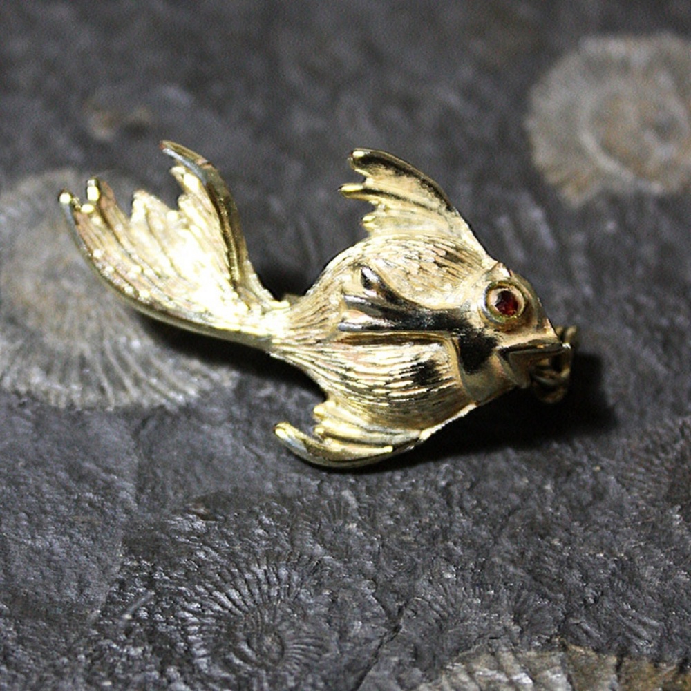 Vintage - Golf-Tone Fish Scatter brooches (You get the 2 shown with purchase) - Picture 2 of 4