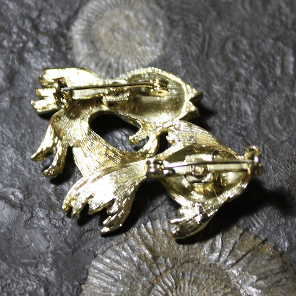 Vintage - Golf-Tone Fish Scatter brooches (You get the 2 shown with purchase) - Picture 4 of 4