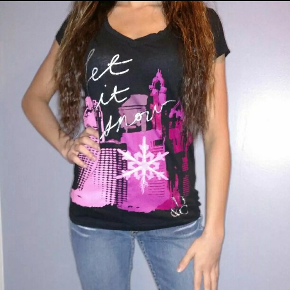 NWOT NY & Co "Let It Snow" V Neck S