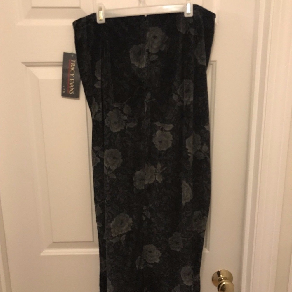 Tracy Evans Maxi Skirt Black Gray Floral Design