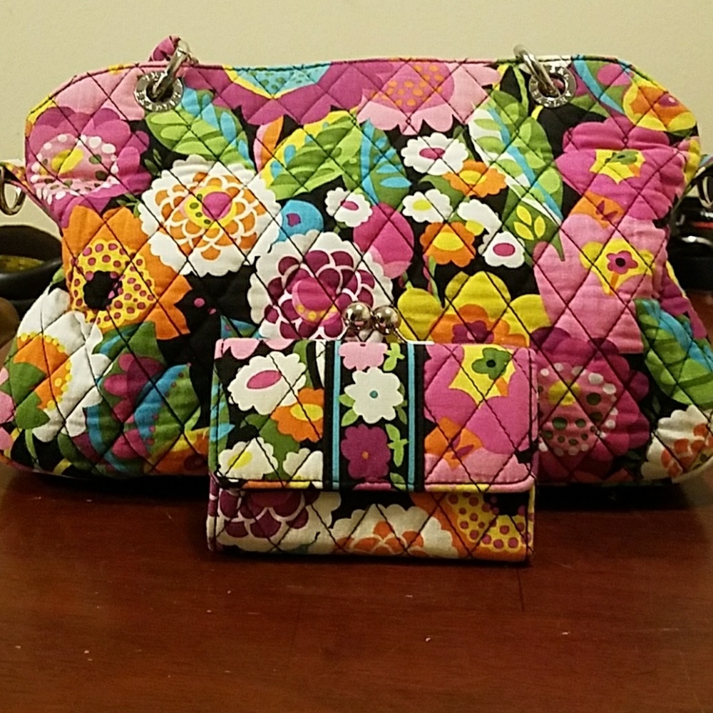 Vera -VA VA BLOOM! Retired pattern. Purse&wallet