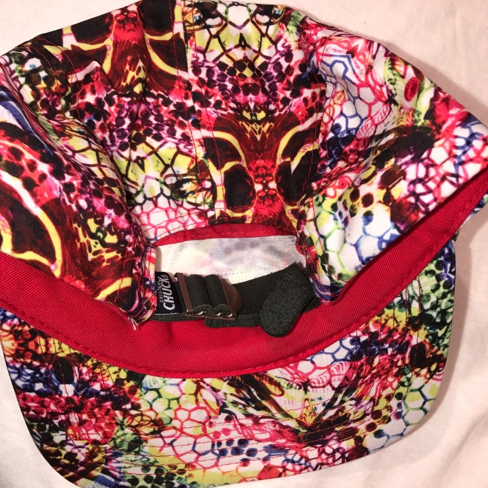 Multicolor Chuck hat - Picture 2 of 2