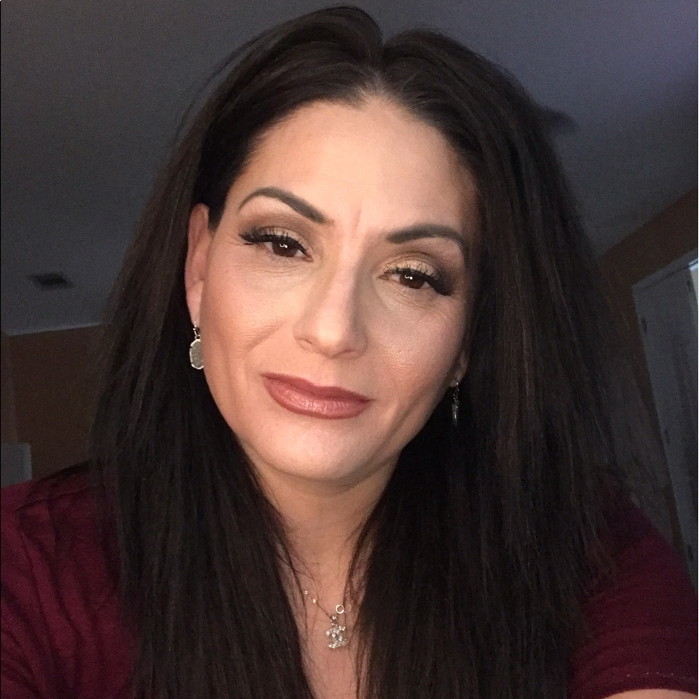 Meet your Posher, Monica