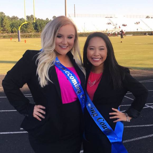 Meet your Posher, Mikayla - Picture 1 of 1