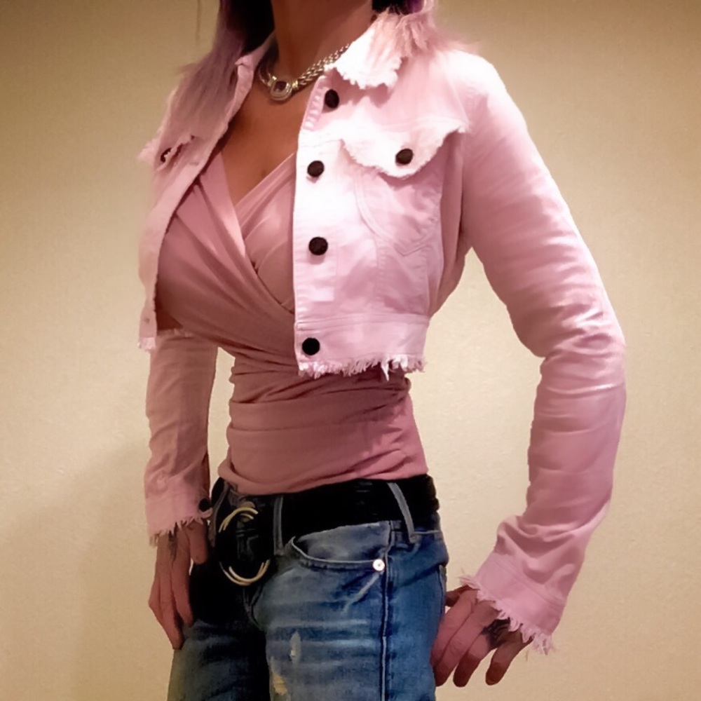 Cropped pink jacket