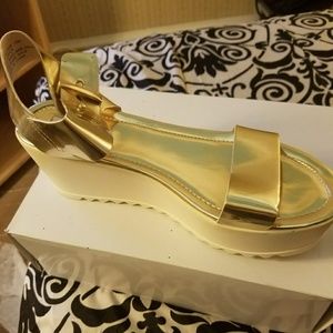 Sandles