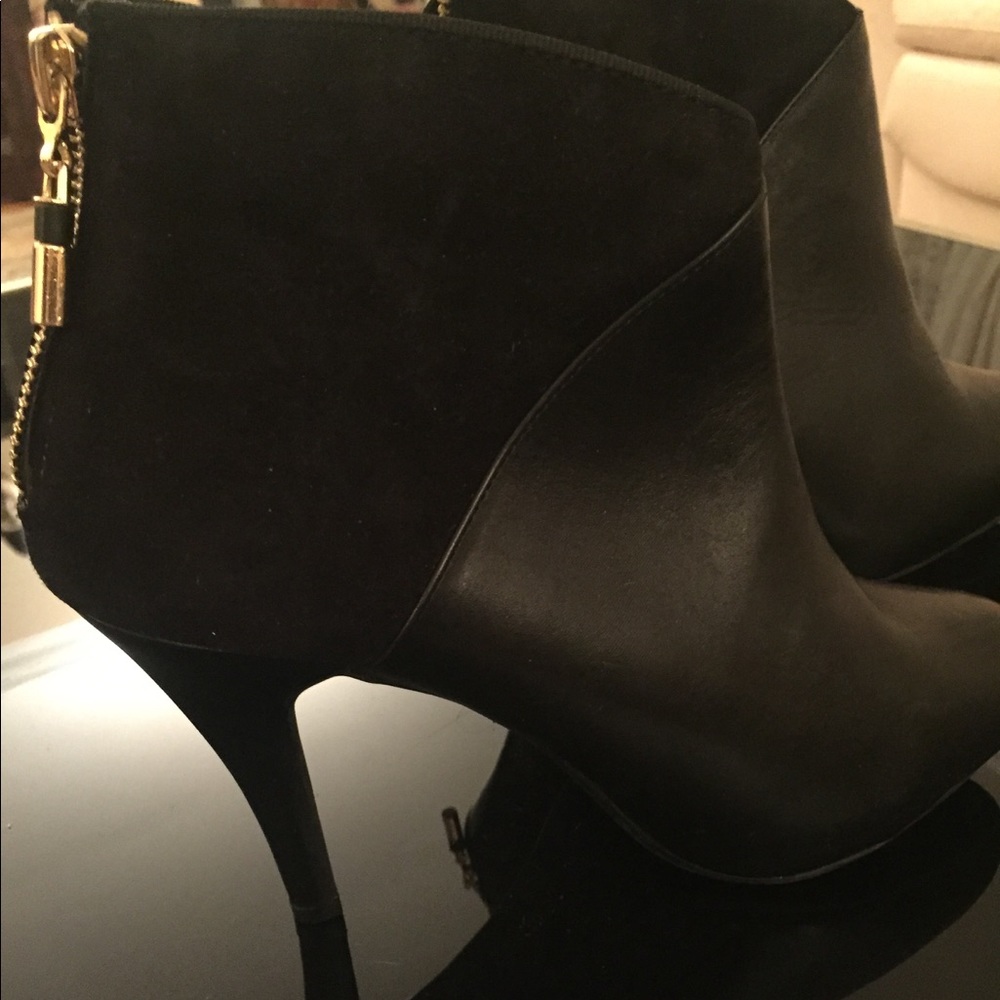 The chic and classic perfect bootie!