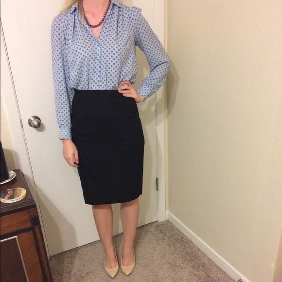 EXTRA 40% OFF 🎊🛍 Loft Sky Blue Blouse - Picture 3 of 5