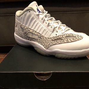 Air Jordan Retro 11 Low - Mens- Size 10.5
