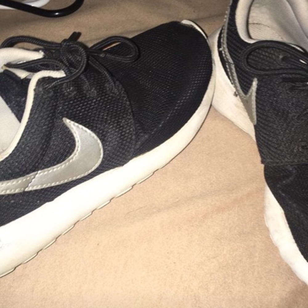 Nike roshes