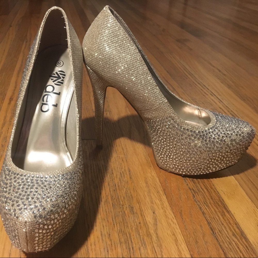 Gold/Sparkly high heels. Size 8 women's.