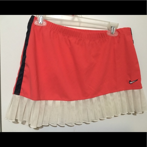 Nike Dresses & Skirts - CUTE PINK NIKE SKIRT SZ SMALL