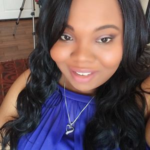 Meet your Posher, Latisha