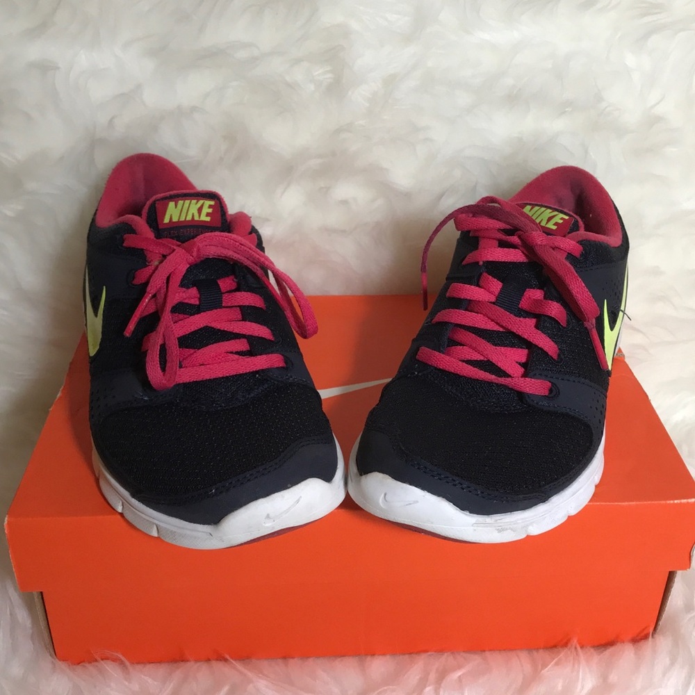 NIKE FLEX EXPERIENCE RUN SNEAKERS