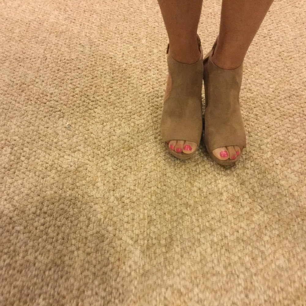 Wedge Heel - Picture 6 of 6