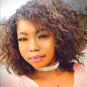 Meet your Posher, Crystal