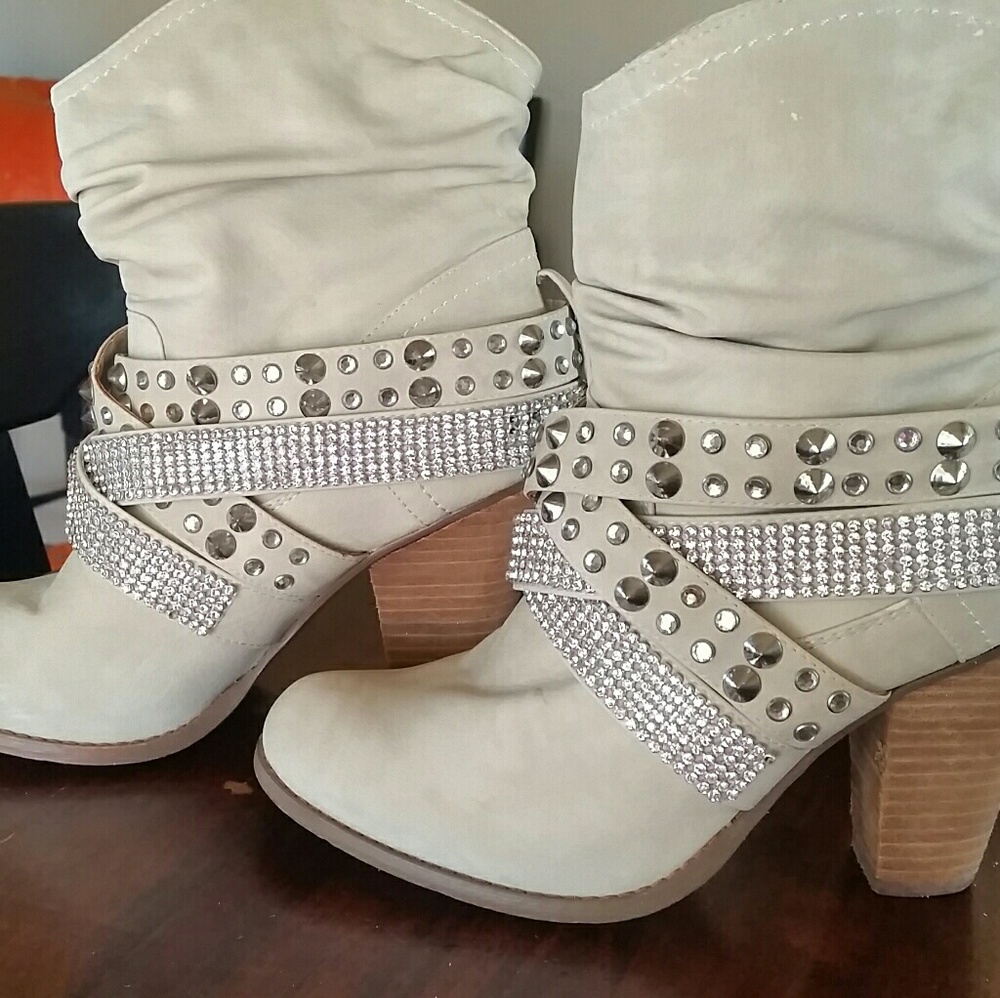 Not Rated boots sz 7.5