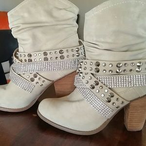 Not Rated boots sz 7.5