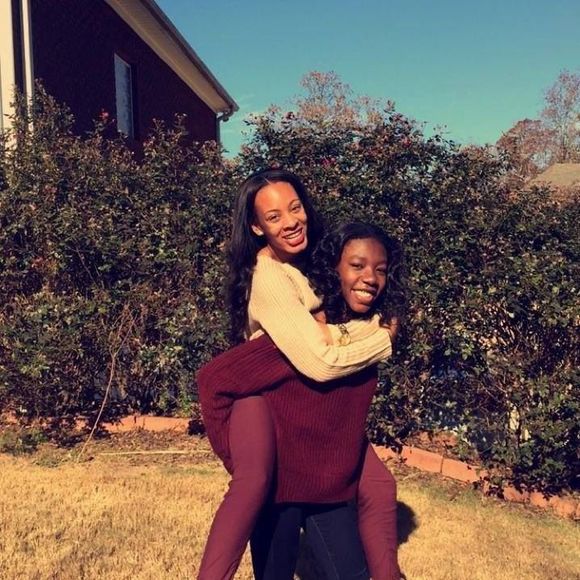 Meet your Posher, Traci - Picture 1 of 1