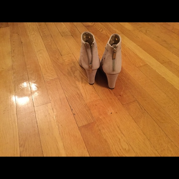 Ankle Boots - Picture 3 of 7