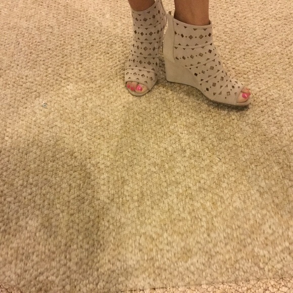 Ankle Boots - Picture 6 of 7