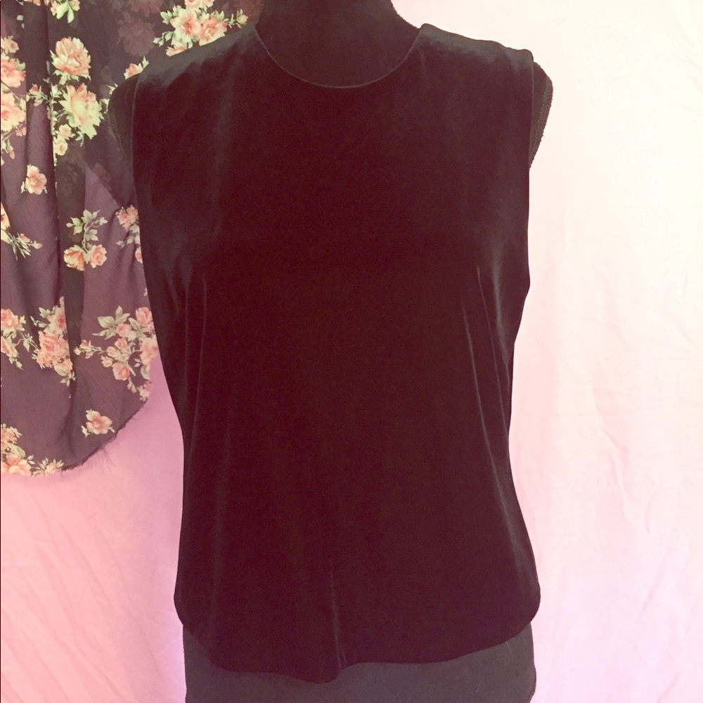Women’s Loft Black Velvet Top Size 8