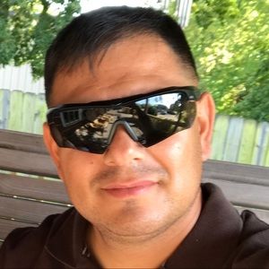 Meet your Posher, Carlos
