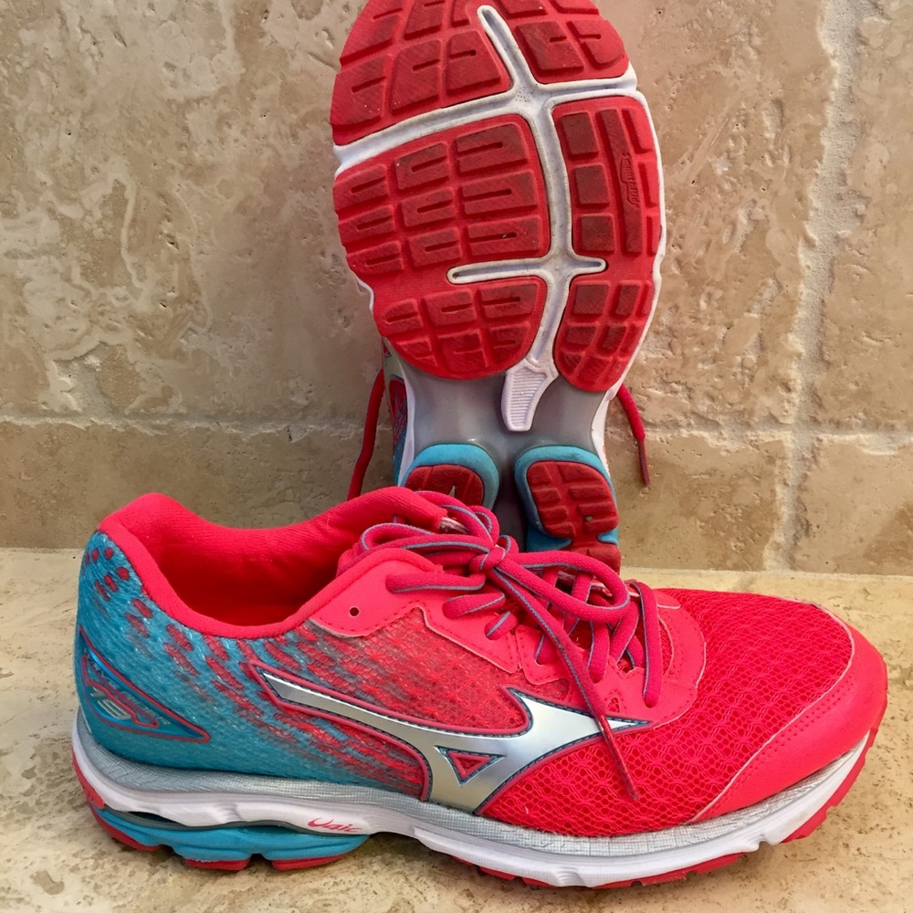 Mizuno wave rider