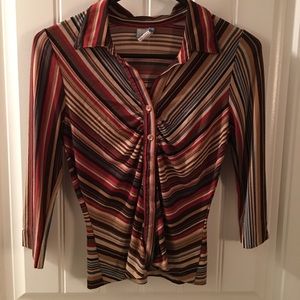 Blouse that cinches at center to make tight