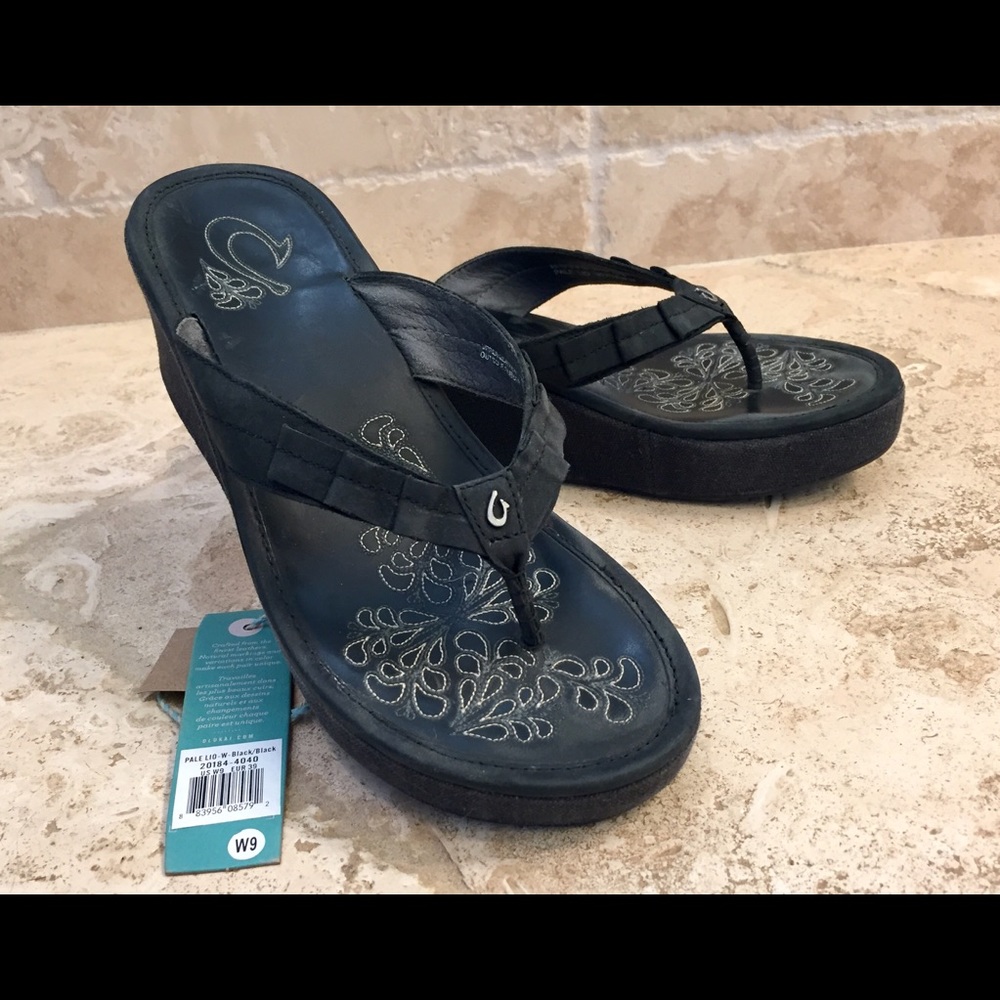 Olukai sandals