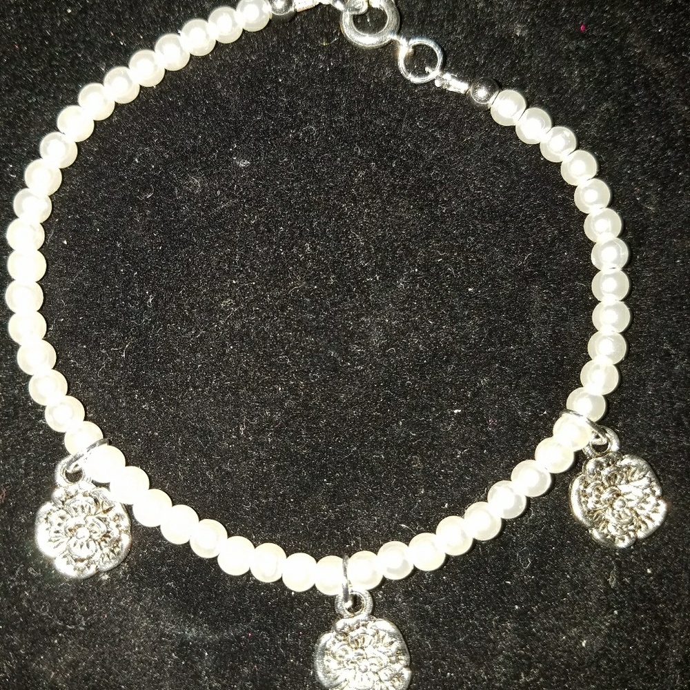 Beautiful white pearl colored Bead bracelet