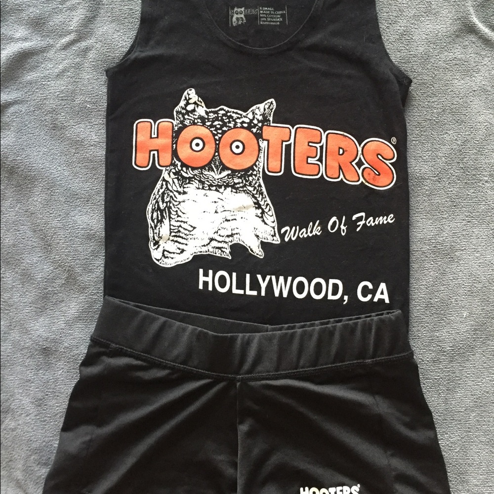 Hooters uniform