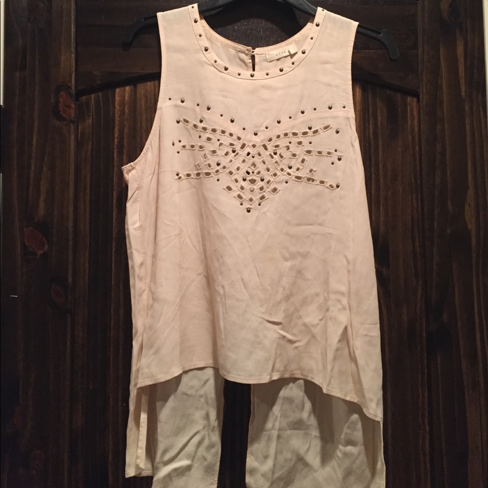 Boutique brand sleeveless top
