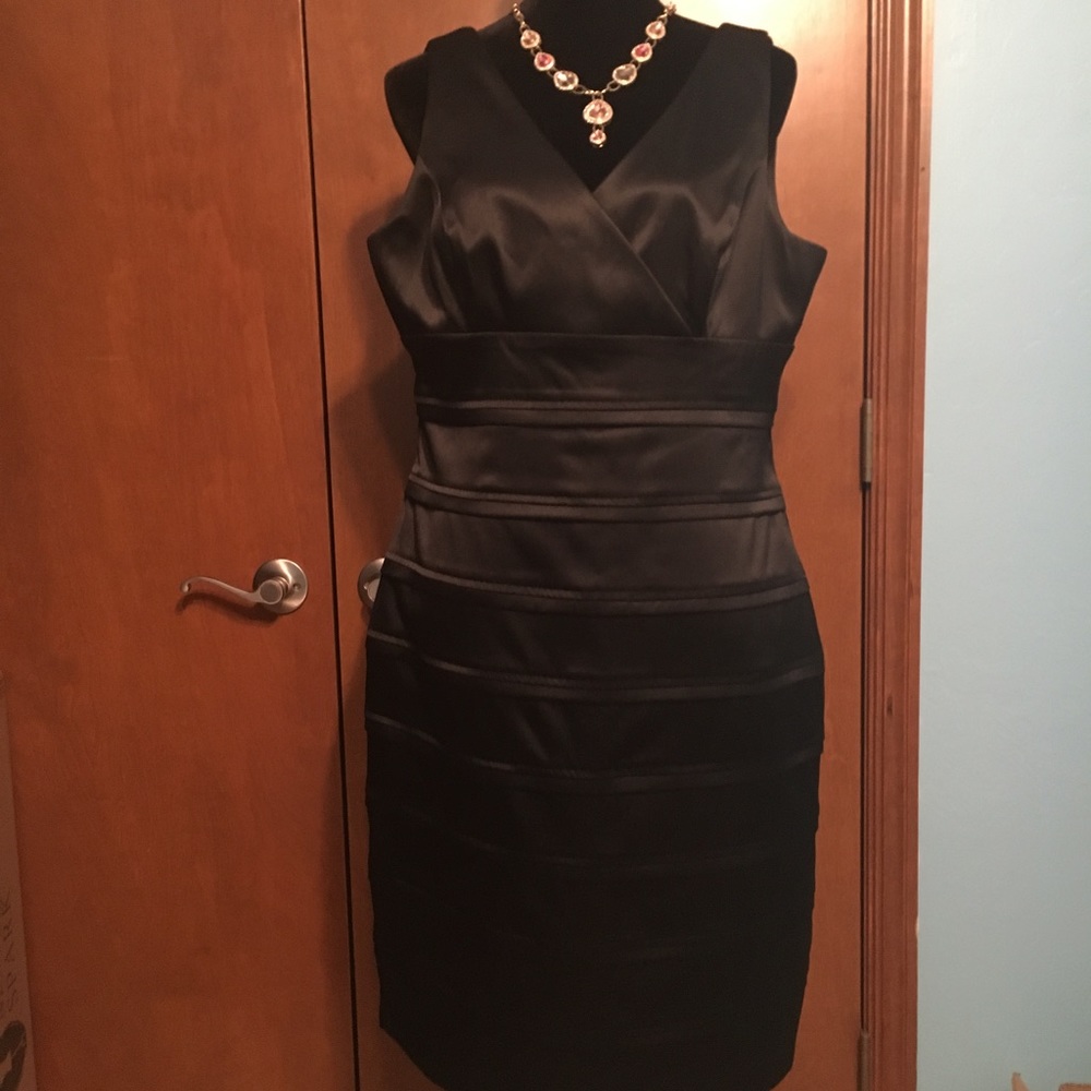 🌟🌟HOST PICK🌟🌟 Black bandage cocktail dress