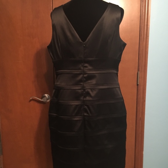 🌟🌟HOST PICK🌟🌟 Black bandage cocktail dress - Picture 3 of 4