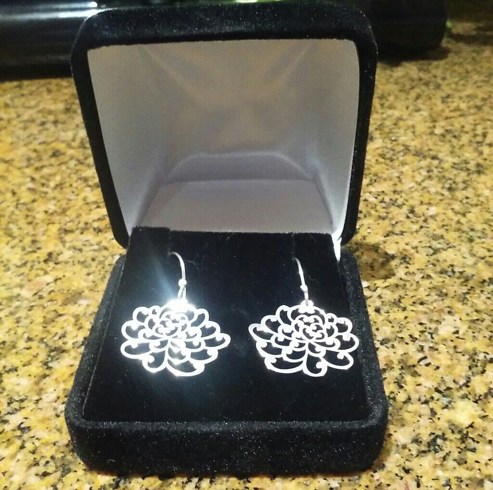 925 Sterling Silver Blossom Earrings