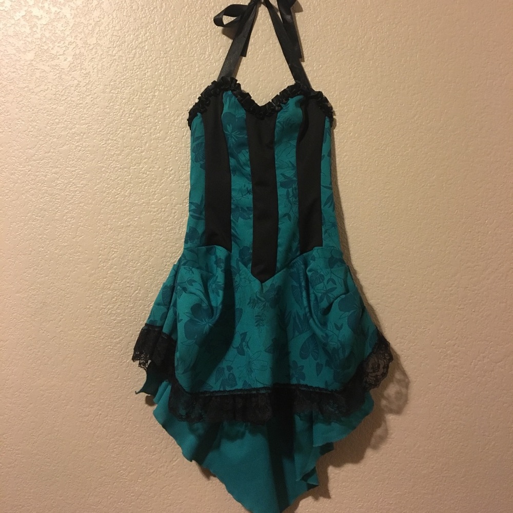 Can-can costume