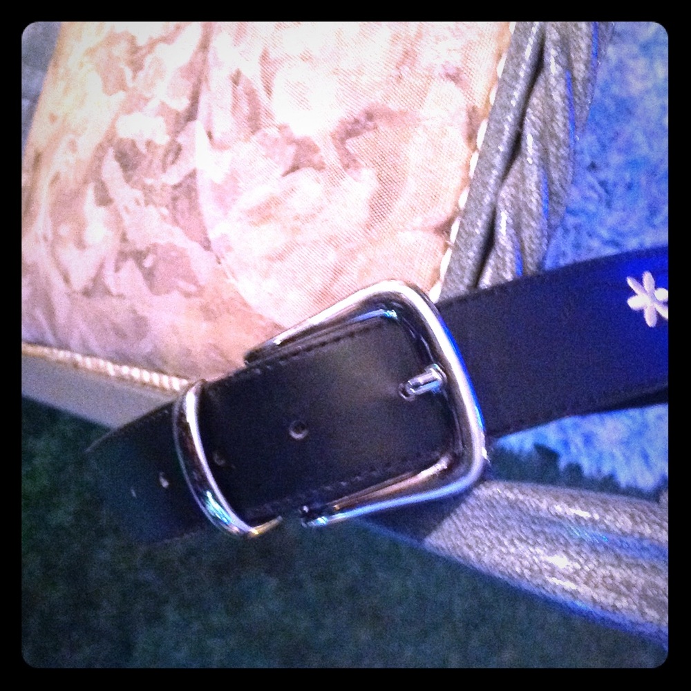 Rider's Medium flower belt. Perfect condition.