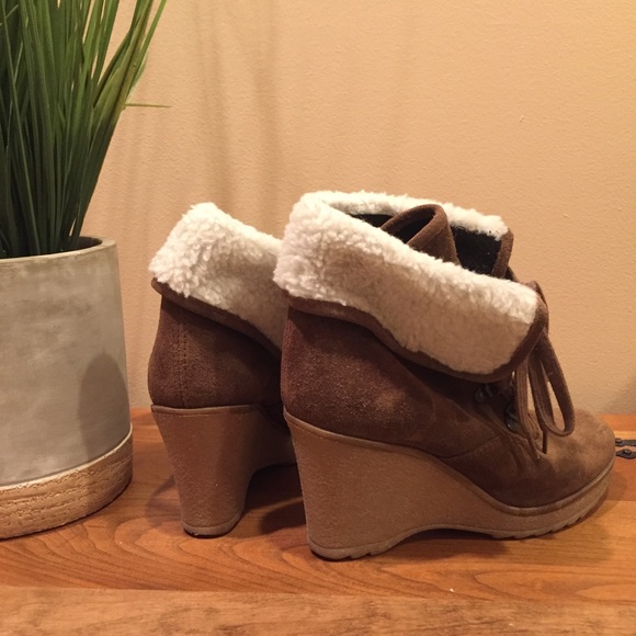 Fake suede wedge booties - Picture 2 of 6