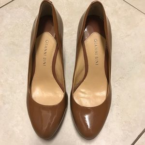 Nude pumps Gianni Bini