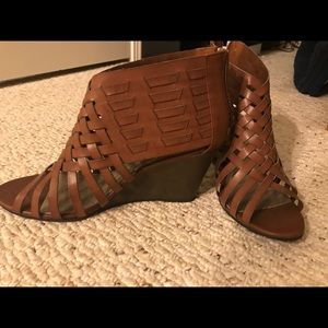 Open toe woven AE heels!