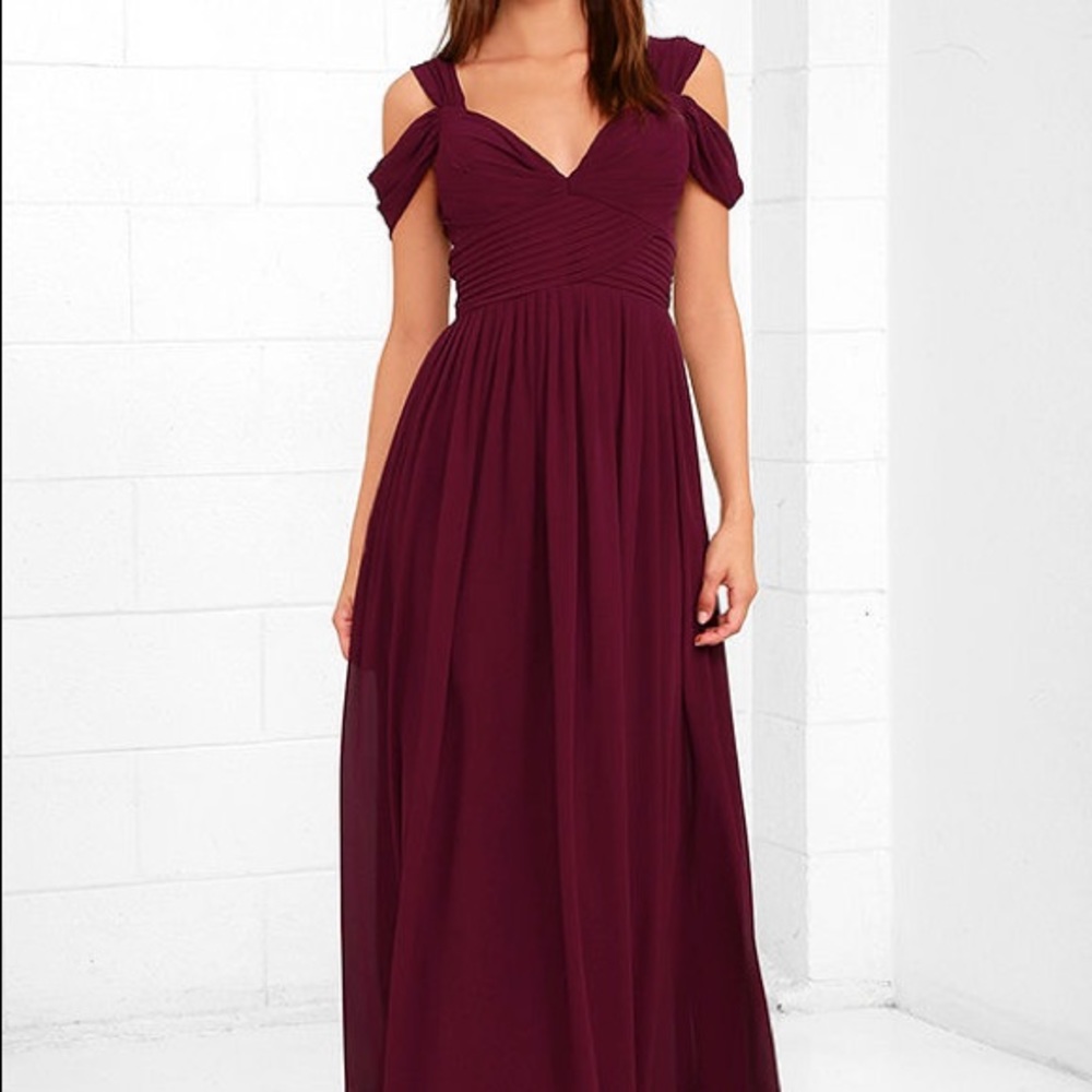 ✨NWOT✨ Lulus burgundy maxi