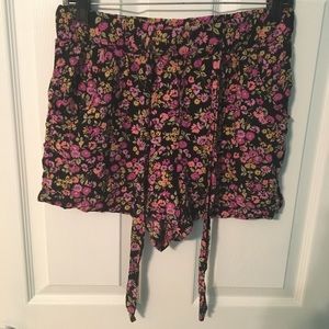 FLORAL SHORTS