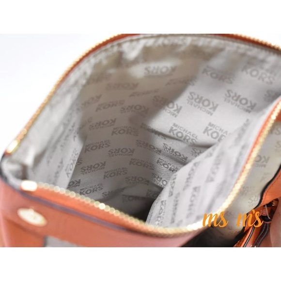 PRICE FIRM NWT Michael Kors Crossbody - Picture 8 of 8