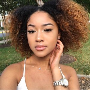 Meet your Posher, Mia